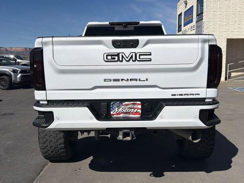 White 2020 GMC Sierra 2500 Denali