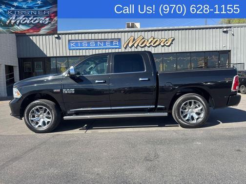 Brilliant Black Crystal Pearlcoat 2017 RAM 1500 Longhorn