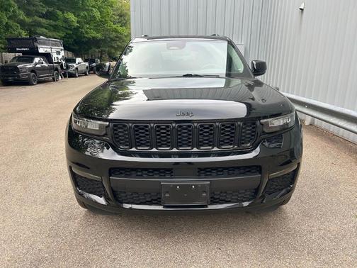 Diamond Black 2023 Jeep Grand Cherokee L Limited