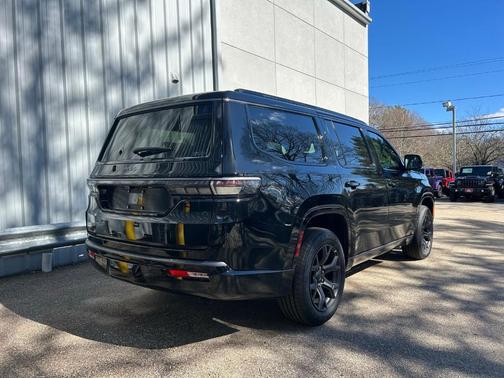 Gloss Black 2026 Jeep Grand Wagoneer Limited