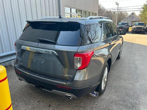 Gray Metallic 2023 Ford Explorer Limited