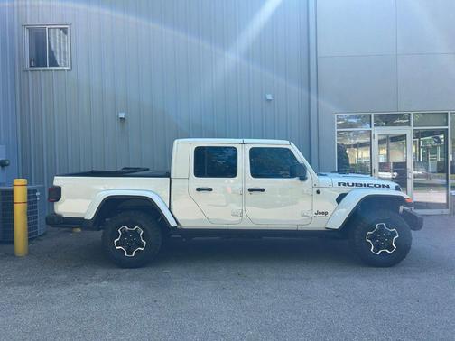 Bright White Clearcoat 2021 Jeep Gladiator Rubicon