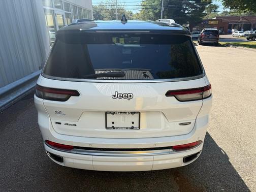 2022 Jeep Grand Cherokee L Summit