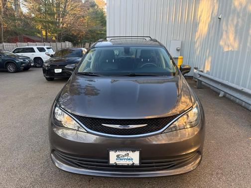 2020 Chrysler Voyager LXI