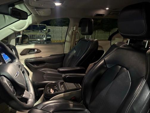 2020 Chrysler Voyager LXI