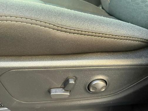 Hydro Blue Pearlcoat 2026 RAM 1500 Big Horn