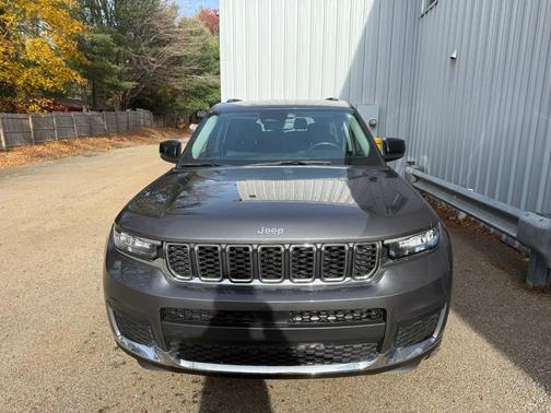 2022 Jeep Grand Cherokee L Laredo