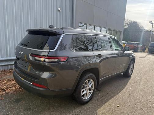 2022 Jeep Grand Cherokee L Laredo