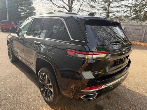 2022 Jeep Grand Cherokee Overland