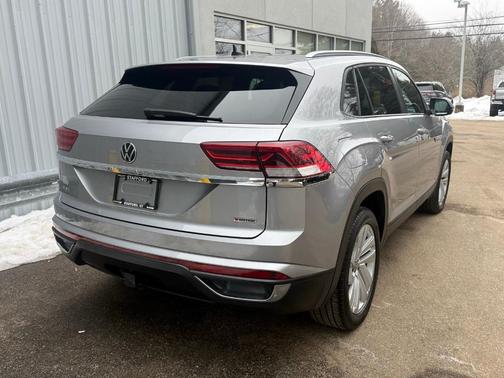 2022 Volkswagen Atlas Cross Sport 3.6L V6 SE w/Technology
