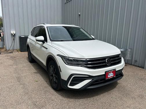 Pure White 2022 Volkswagen Tiguan 2.0T SE