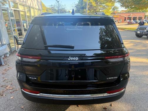 2024 Jeep Grand Cherokee Laredo