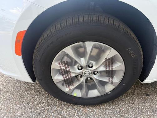 2026 Chrysler Pacifica Select AWD