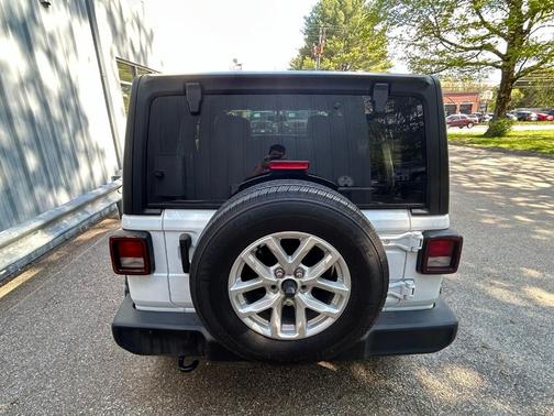 Bright White Clearcoat 2023 Jeep Wrangler Sport
