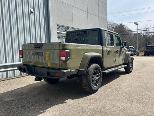 41 2026 Jeep Gladiator Sport