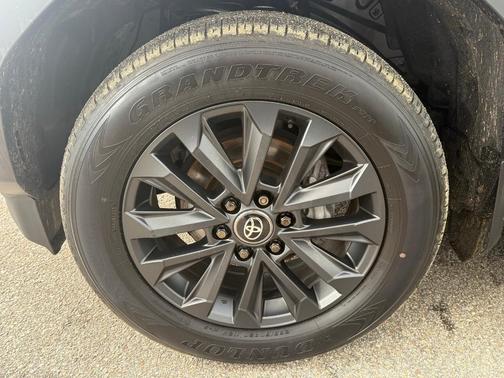 2024 Toyota Land Cruiser HYBRID