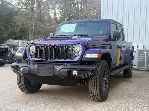 2026 Jeep Gladiator Sport