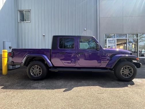 REIGN 2026 Jeep Gladiator Sport