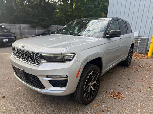 2022 Jeep Grand Cherokee Summit