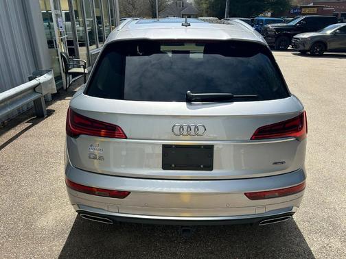 Florett Silver Metallic 2023 Audi Q5 e 55 S line quattro Premium