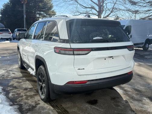 2026 Jeep Grand Cherokee Laredo