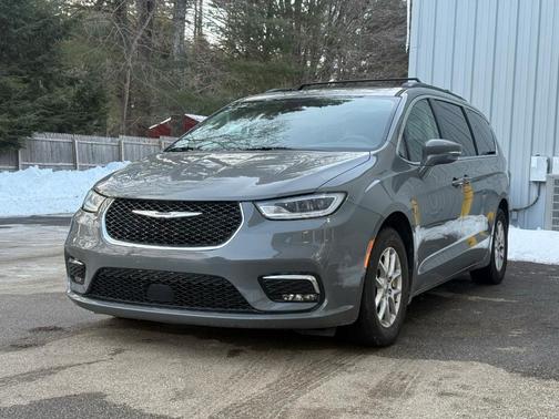 2022 Chrysler Pacifica Touring-L