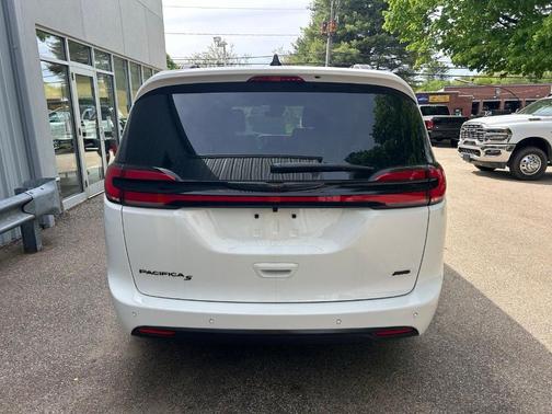 Bright White 2026 Chrysler Pacifica Select AWD
