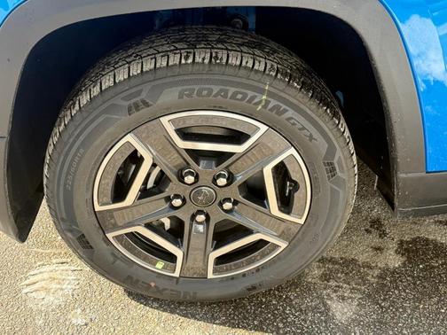 2026 Jeep Cherokee LAREDO/LIMITED