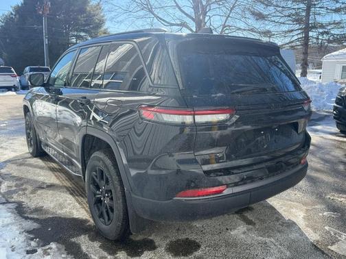 2026 Jeep Grand Cherokee Laredo