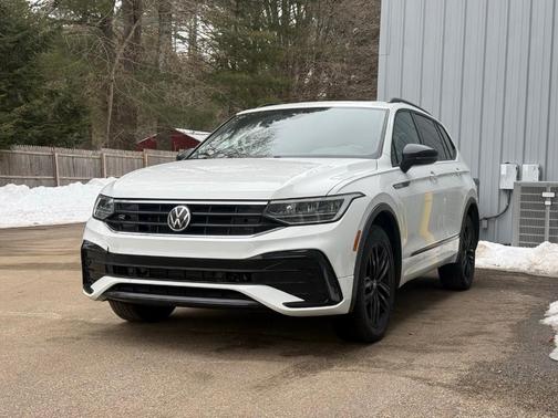 2022 Volkswagen Tiguan 2.0T SE R-Line Black