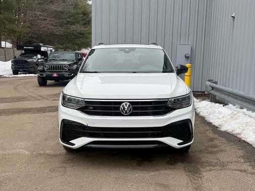 2022 Volkswagen Tiguan 2.0T SE R-Line Black