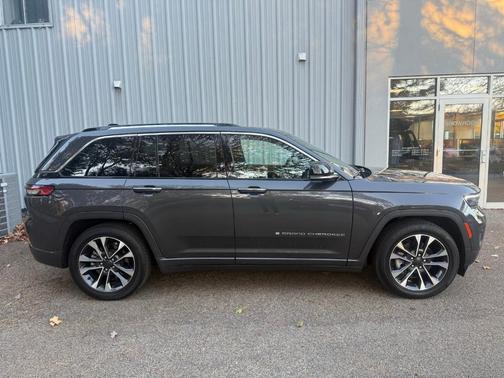 2023 Jeep Grand Cherokee 4xe Overland
