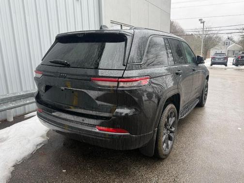 Diamond Black 2026 Jeep Grand Cherokee Limited Reserve 4x4