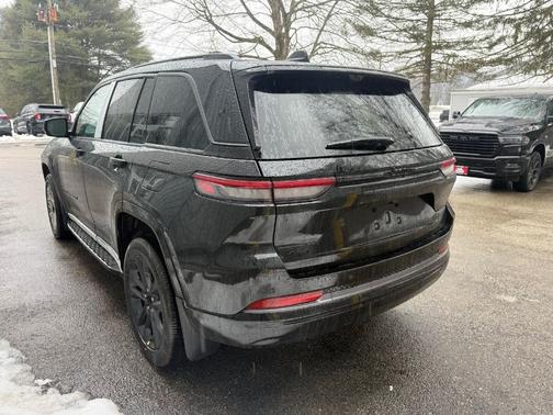 Diamond Black 2026 Jeep Grand Cherokee Limited Reserve 4x4