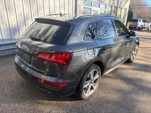 2020 Audi Q5 40 Premium Plus