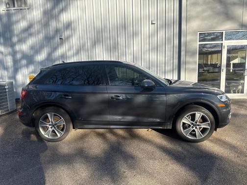 2020 Audi Q5 40 Premium Plus
