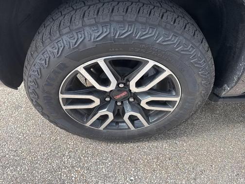 2023 GMC Yukon XL AT4