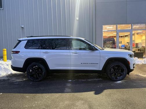2023 Jeep Grand Cherokee L Laredo