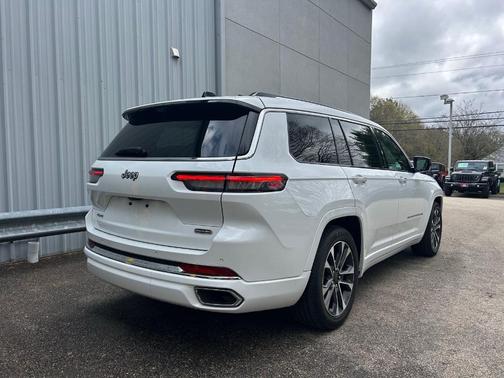 Bright White Clearcoat 2023 Jeep Grand Cherokee L Overland