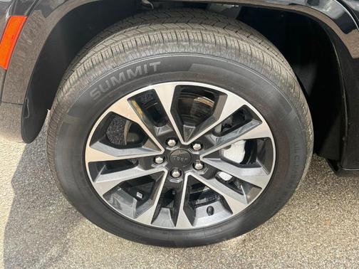 2022 Jeep Grand Cherokee Overland