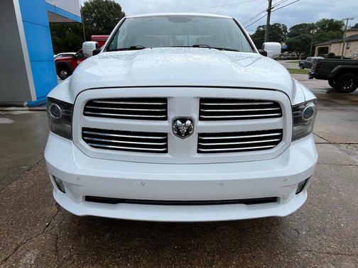 2016 RAM 1500 4WD Crew Cab 140.5" Sport