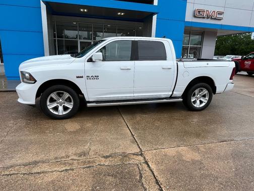 2016 RAM 1500 4WD Crew Cab 140.5" Sport