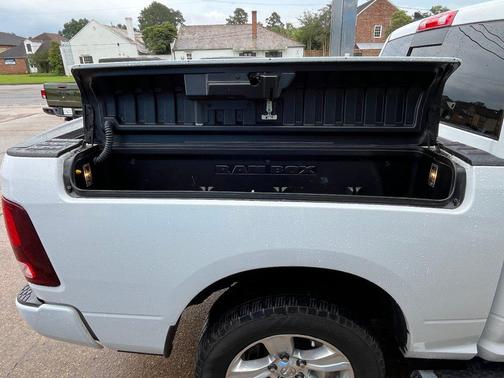 2016 RAM 1500 4WD Crew Cab 140.5" Sport