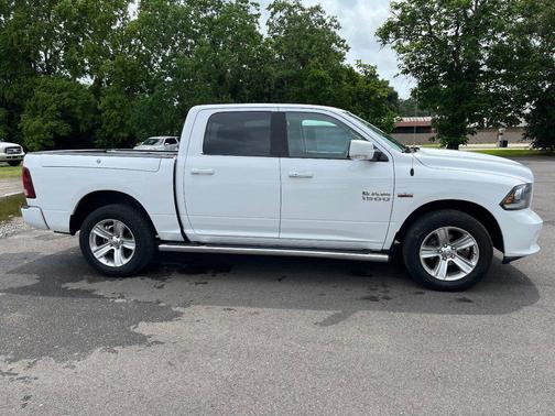 2016 RAM 1500 4WD Crew Cab 140.5" Sport