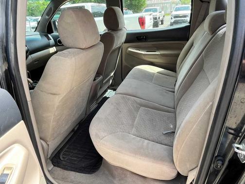 2006 Toyota Tacoma Double 128" PreRunner Auto (Natl)