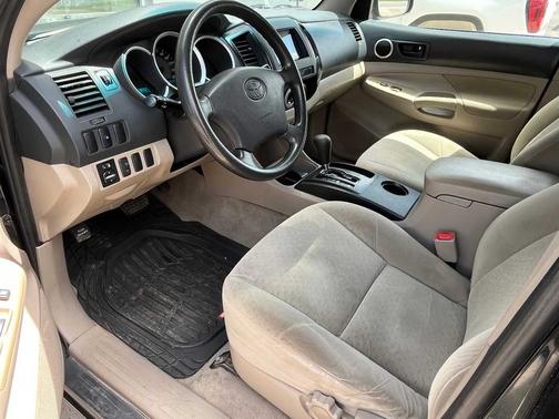 2006 Toyota Tacoma Double 128" PreRunner Auto (Natl)