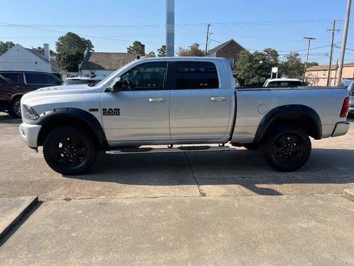 2017 RAM 2500 Big Horn Crew Cab 4x4 6'4' Box