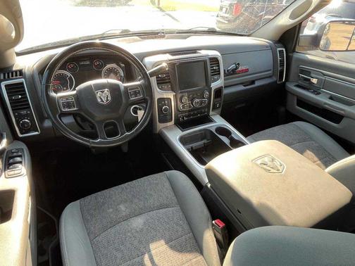 2017 RAM 2500 Big Horn Crew Cab 4x4 6'4' Box