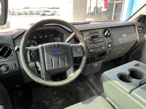 2013 Ford F-250 2WD Crew Cab 172" XL