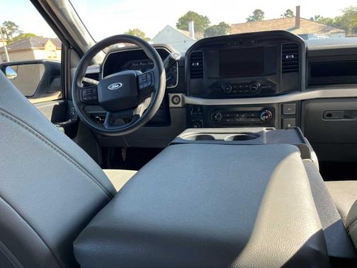 2022 Ford F-150 XL 4WD SuperCrew 5.5' Box